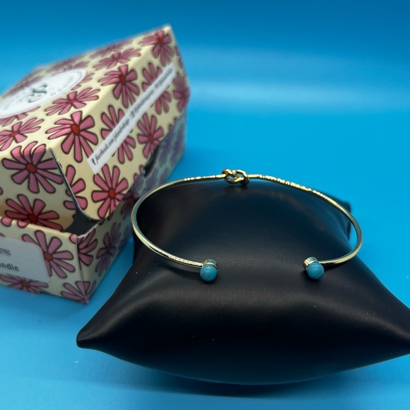 Plunder Janie bracelet-NEW IN BOX~Danty Faux Turquoise~beautiful alone or stack - Picture 4 of 8